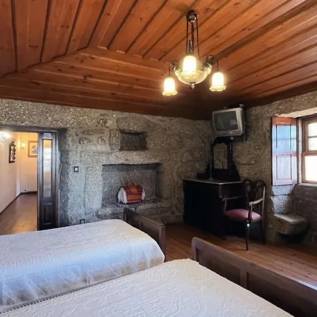 Casa Da Urze Holiday home